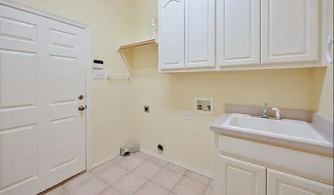 Building Photo - Super Cute 3 Bedroom Home in the Heart of Waxahachie