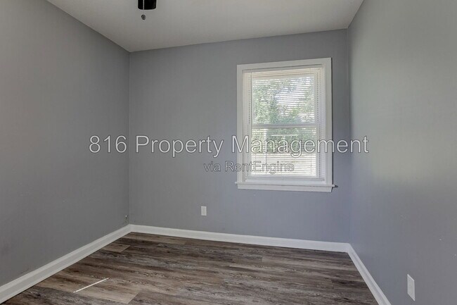 Building Photo - 8028 Wabash Ave