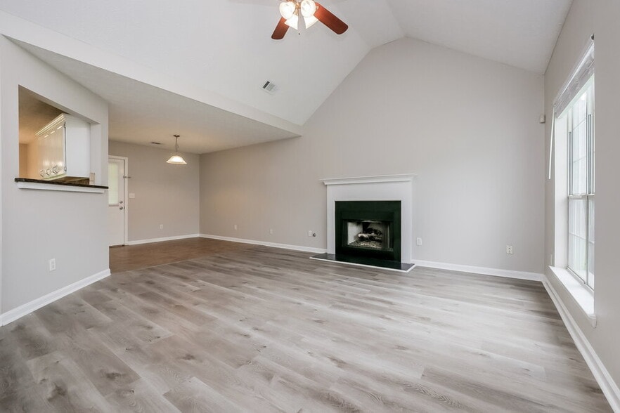 Building Photo - 101 Floresta Dr