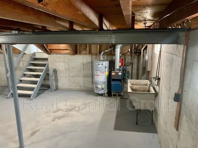 Building Photo - 33 Panama Ln