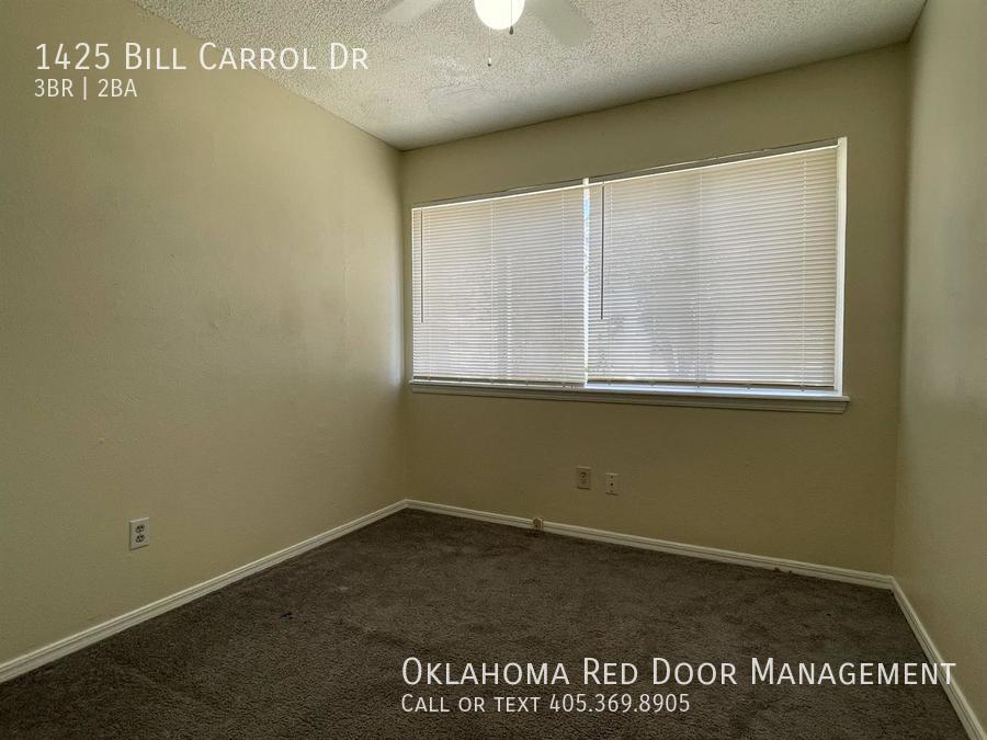 Building Photo - 1425 Bill Carrol Dr