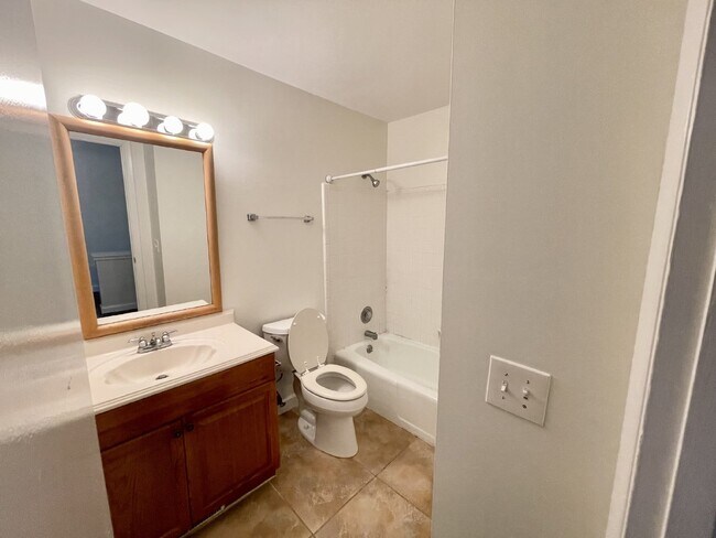 Building Photo - Island Living at 19 Hilton Head Cabana!