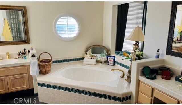 Building Photo - 27130 S Ridge Dr