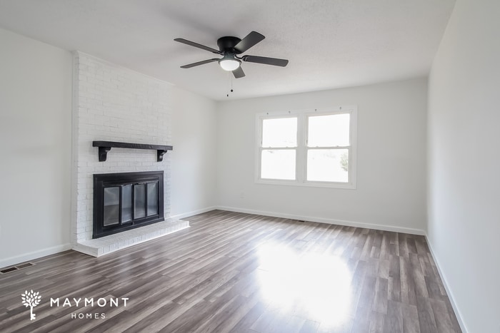 Building Photo - 126 Saturn Ln