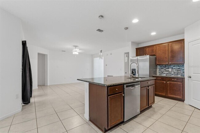 Building Photo - 836 Cambridge Dr