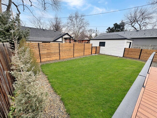 Building Photo - Updated Boise North End Home with Private Balcony, Garage & Easy Access to Trails and Dining