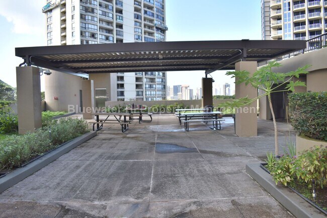 Building Photo - Craigside Furnished 2/2/2 (Nuuanu Area)