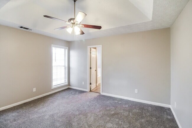 Building Photo - 1376 Trafalgar Way