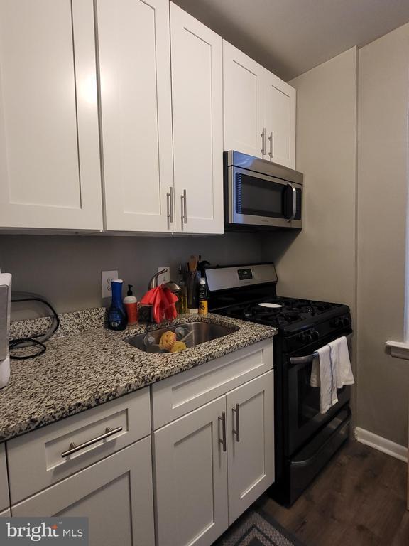 Building Photo - 135 S 19th St