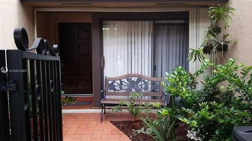 Building Photo - 3961 Adra Ave