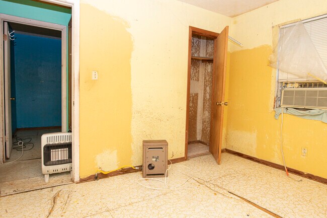 Building Photo - 407 Nugier Ave