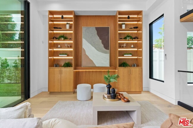 Building Photo - 4535 Haskell Ave