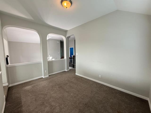 Building Photo - 5613 Alpenrose Ave