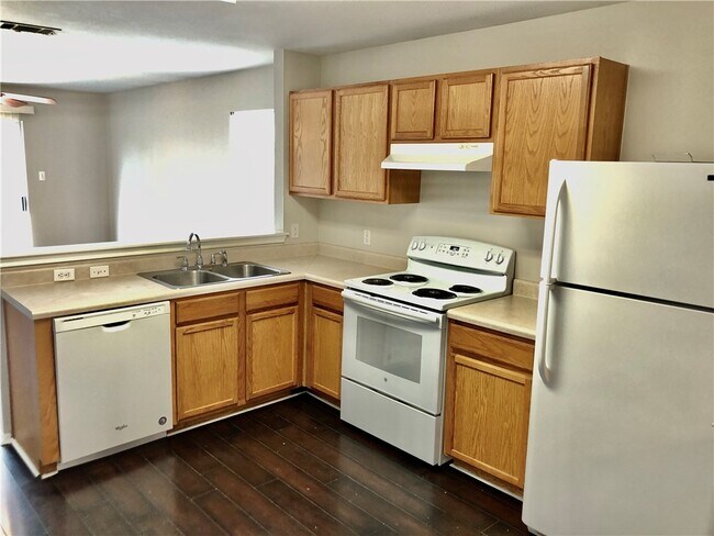 Building Photo - 3008 Crownover St