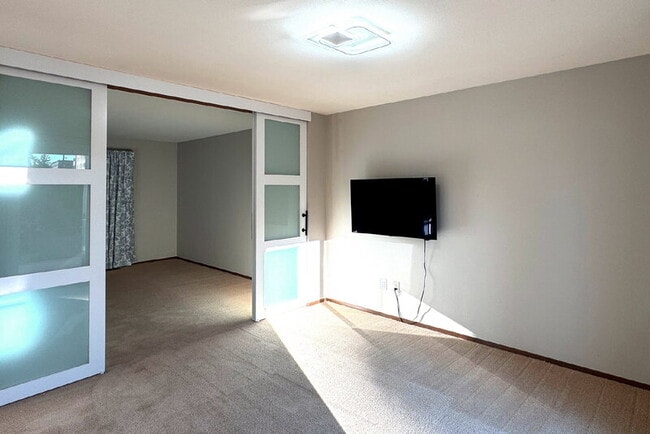 Building Photo - 12941 NE 71st St