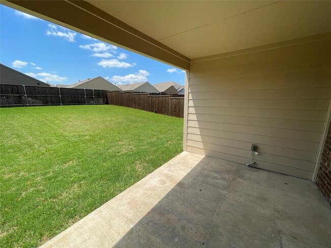 Building Photo - 7505 Paramount Dr