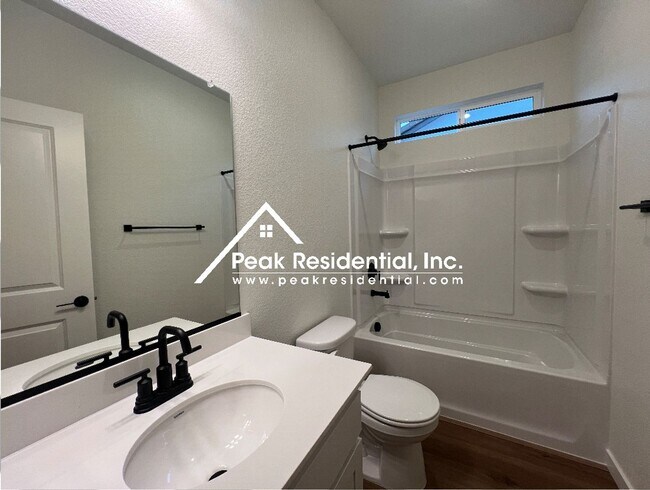 Building Photo - New Elk Grove 3bd/2ba Home near Big Horn & Poppyridge Rd