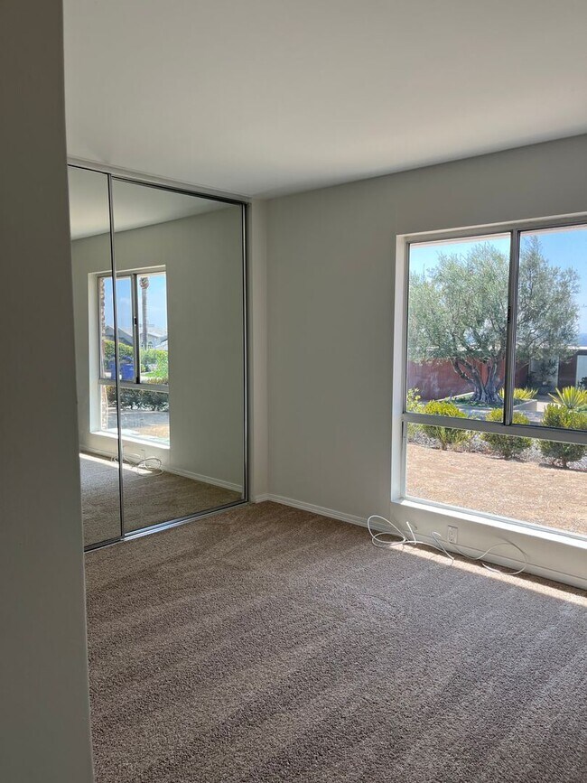 Building Photo - 4 Bed 3 Bath in Del Cerro