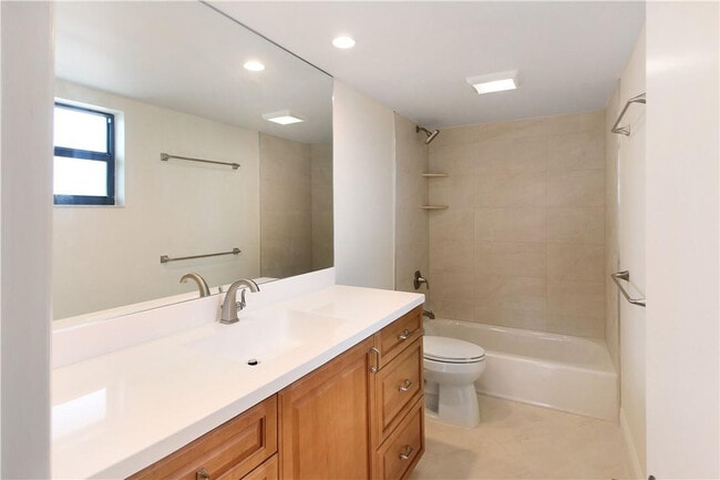 Building Photo - 4620 Bougainvilla Dr