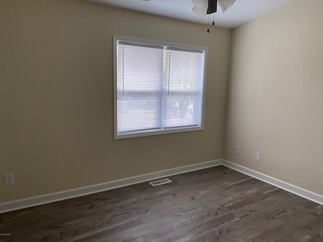 Building Photo - 4918 Franklin Ave