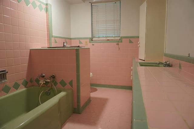 Building Photo - 821 N Hampton Rd