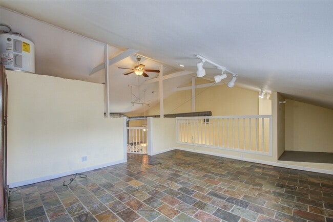 Building Photo - 5313 Palmetto St