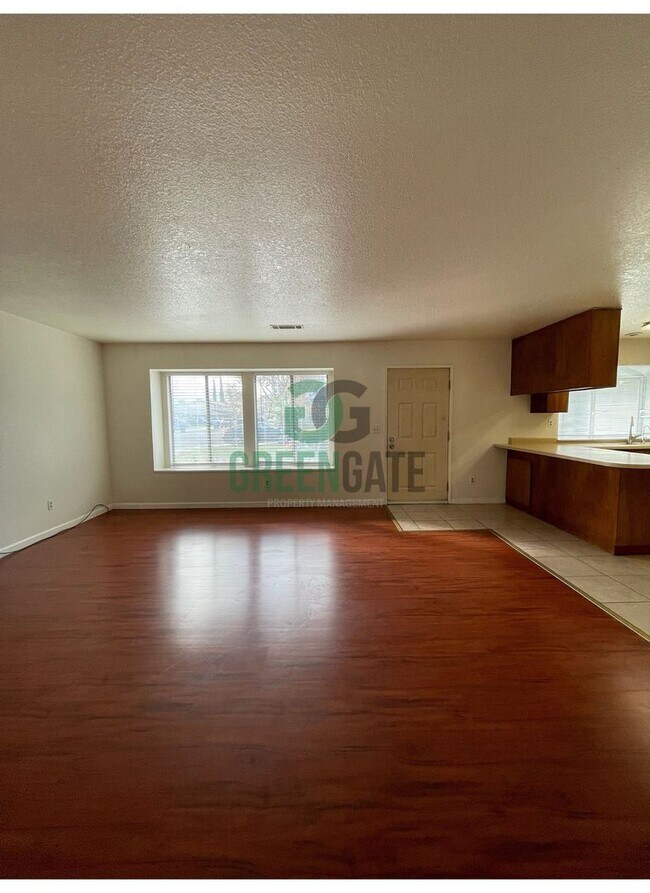 Building Photo - 177-179 Manzanita Lane