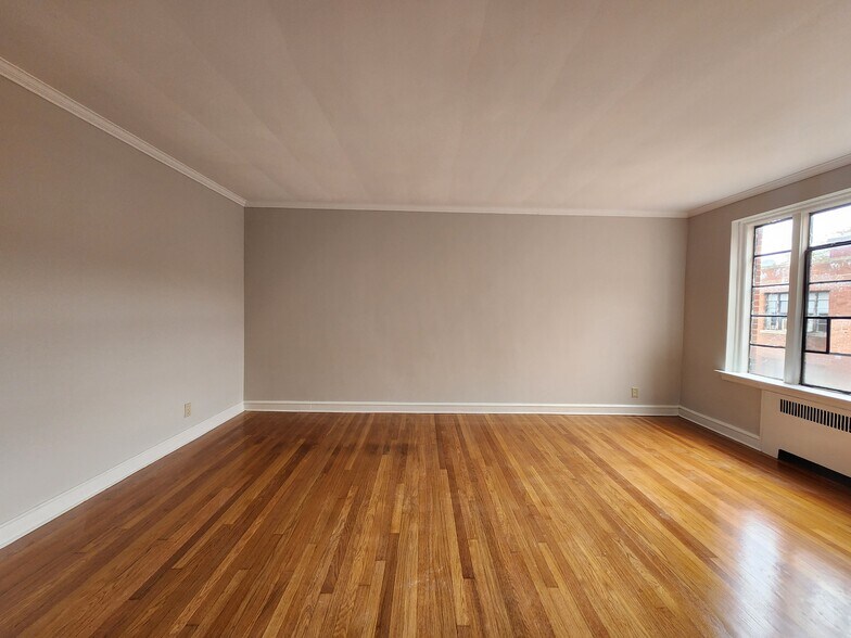 Building Photo - 105 Longwood Ave