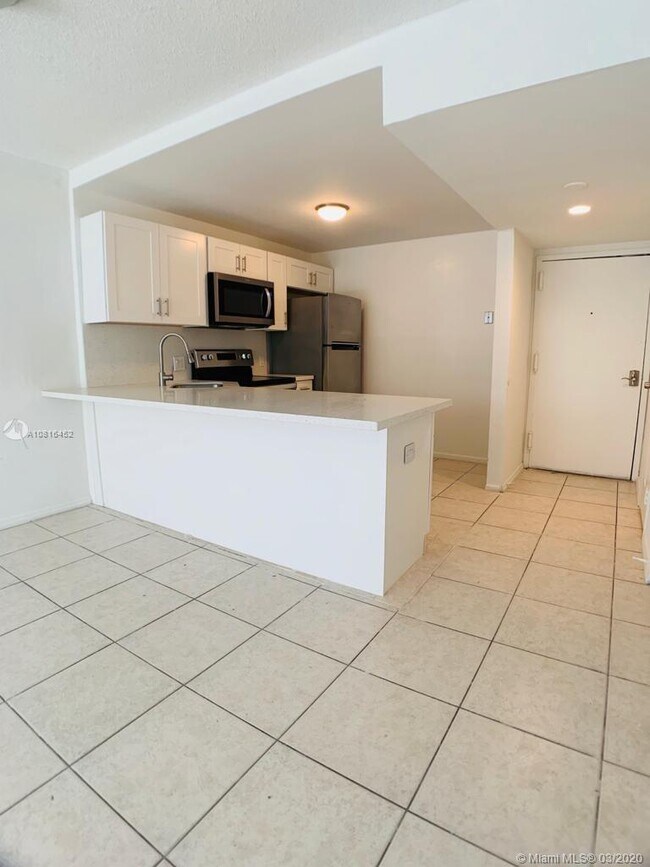 Building Photo - 2345 NE 135th St