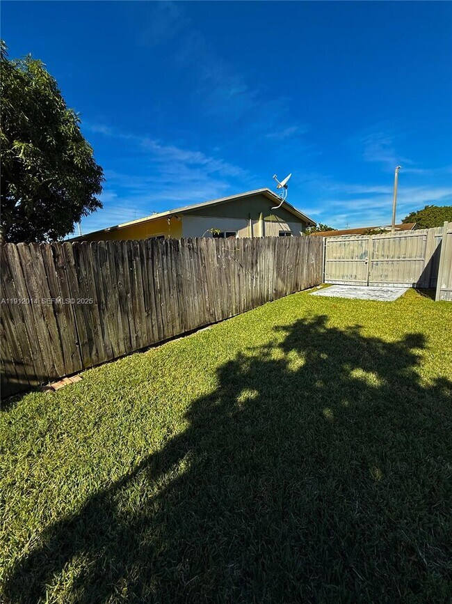 Building Photo - 11120 SW 154th St