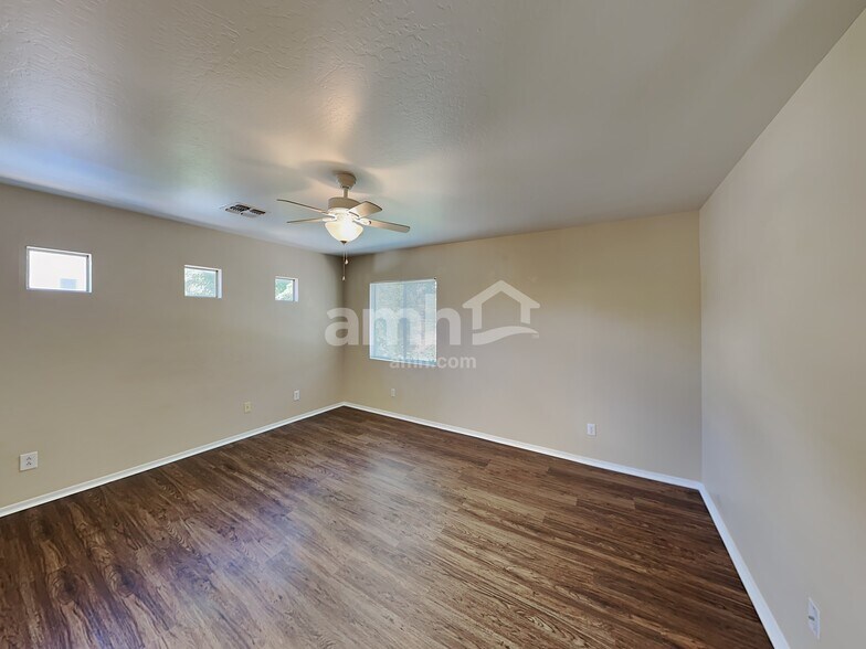 Building Photo - 3040 W Los Gatos Dr