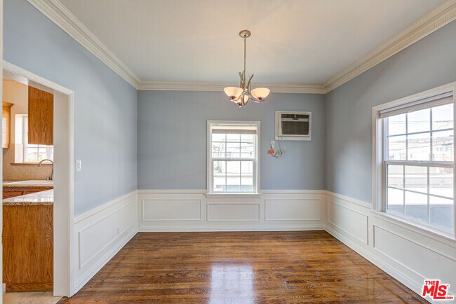 Building Photo - 127 N Harper Ave