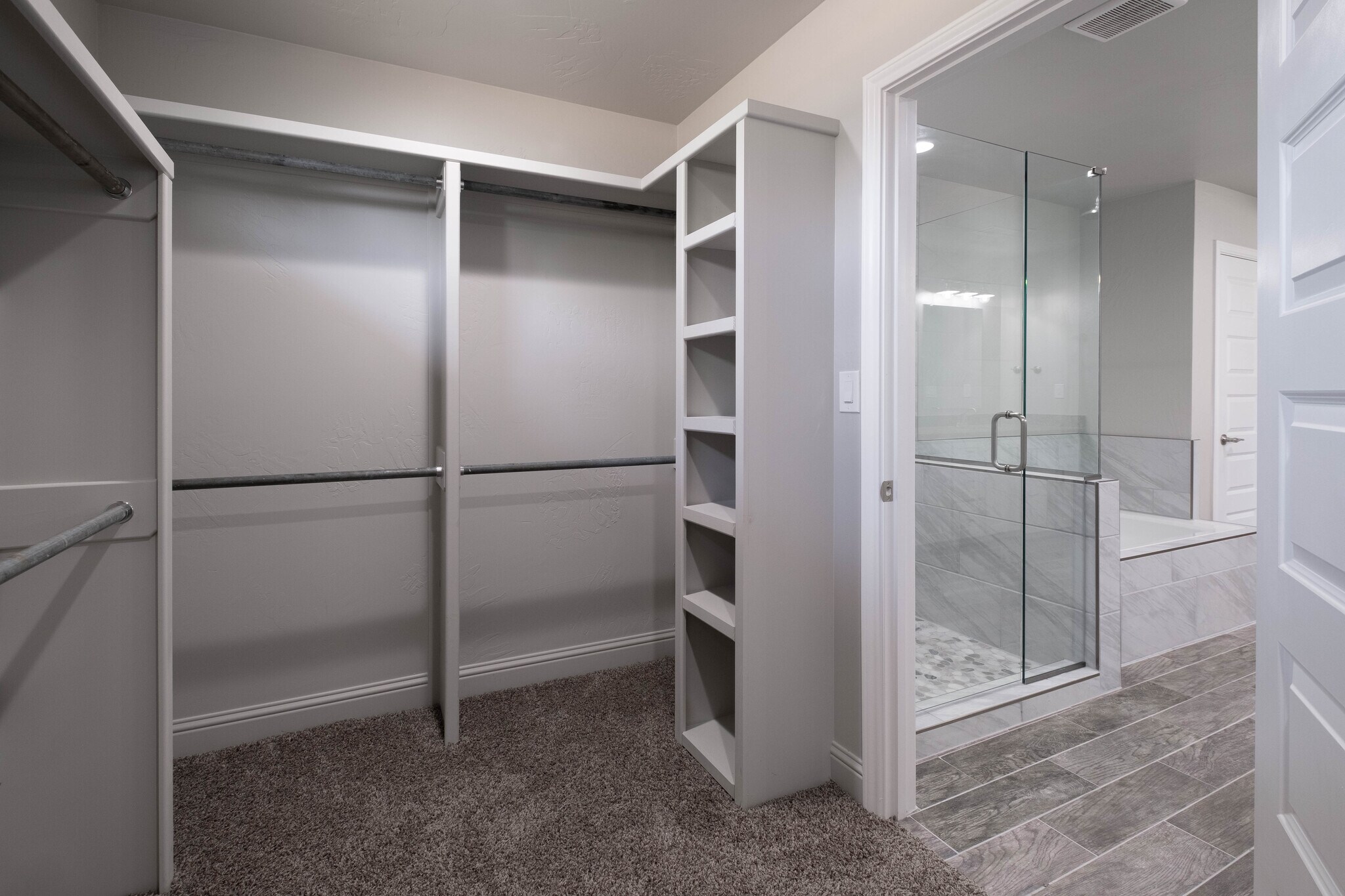 Building Photo - 2007 7th Ave