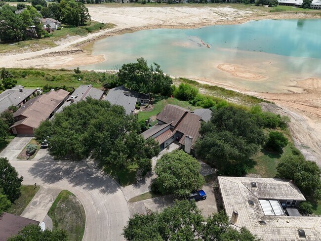 Building Photo - 6003 Long Leaf Dr