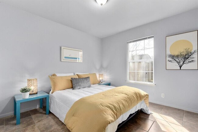 Building Photo - 6209 Langham St