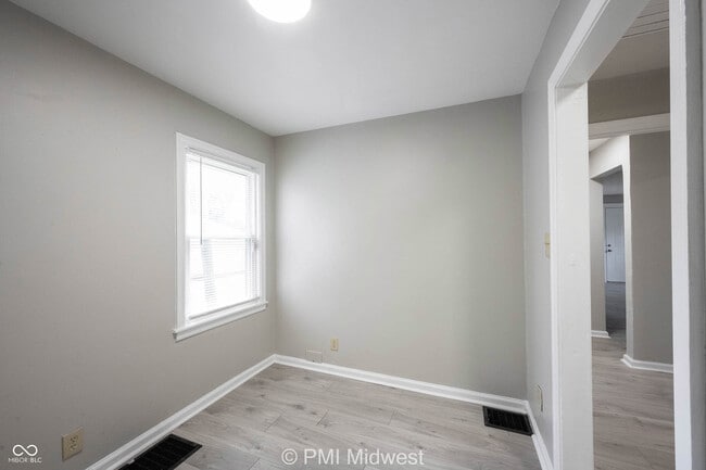 Building Photo - 4615 Caroline Ave