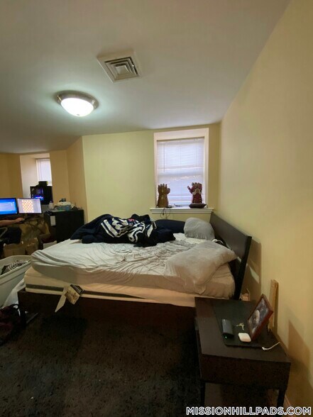 Building Photo - 19 Parker Hill Ave