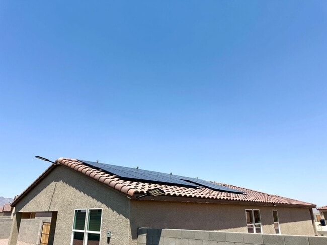 Building Photo - Spacious 4 Bedroom Home with Solar & Modern Upgrades- Available Now!