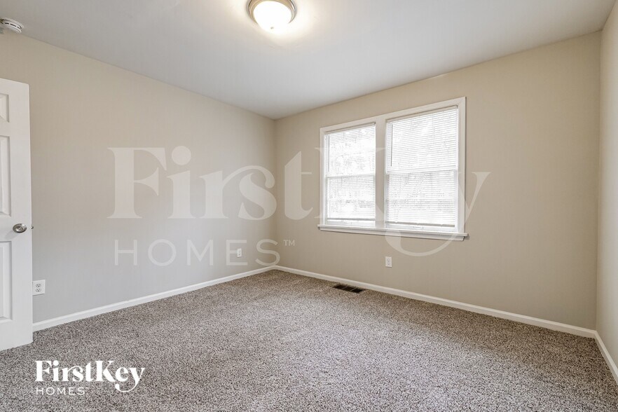 Building Photo - 1749 S Alvarado Terrace SW