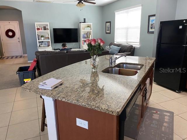 Building Photo - 610 Silverthorn Pl