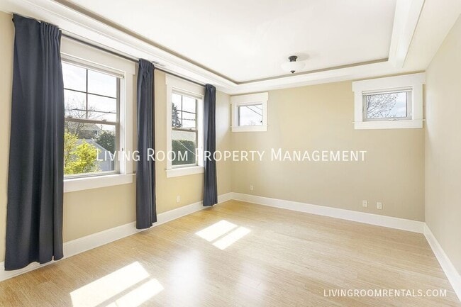 Building Photo - 2635 NE Sumner St