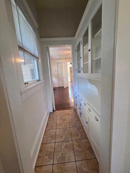 Butler's pantry with lots of cabinet space - 974 N Highland Ave NE