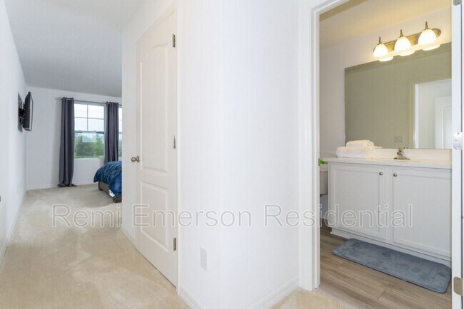 Building Photo - 700 Benoi Dr