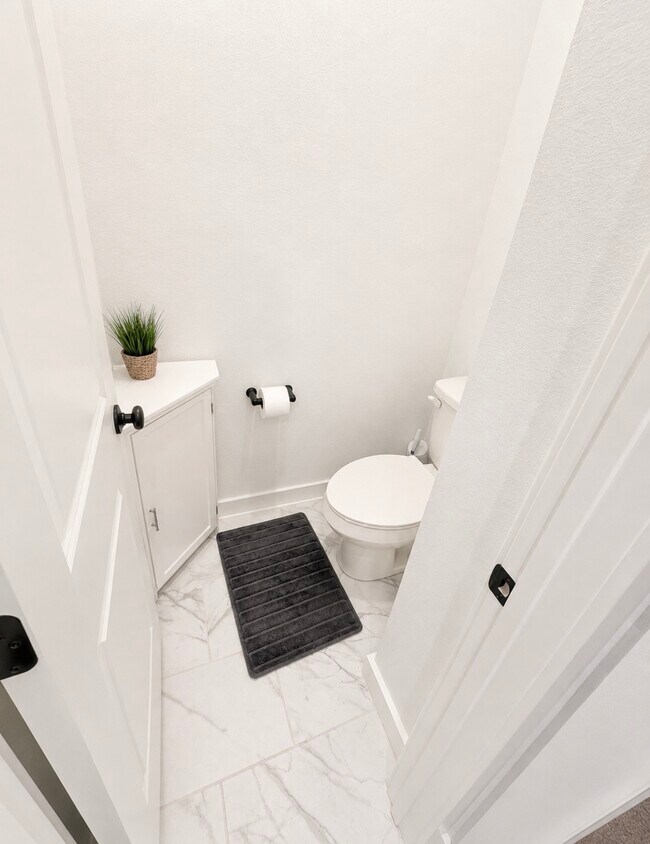 Building Photo - 403 Soapberry Tree Ct
