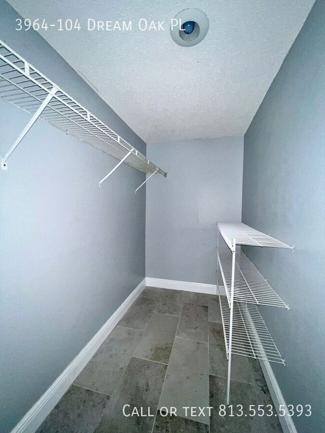 Building Photo - 3964 Dream Oak Pl