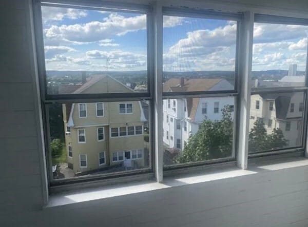 Building Photo - 47 Sterling St