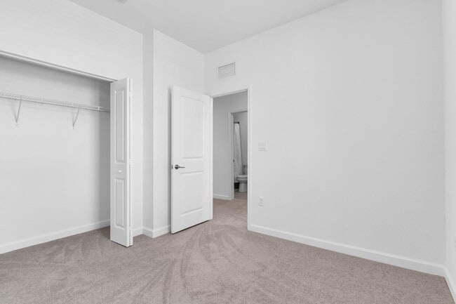 Building Photo - 2660 SE 28th St