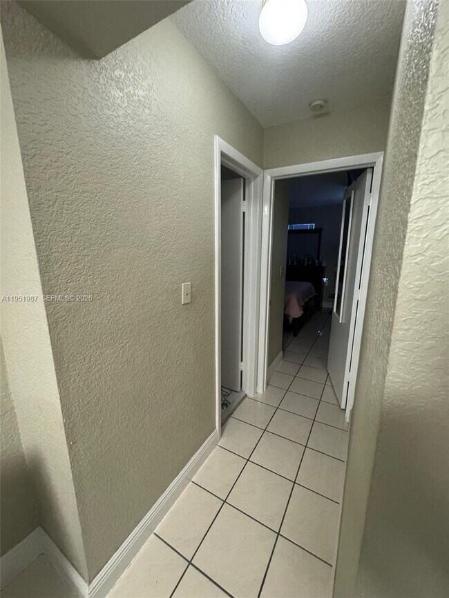 Building Photo - 1750 SW 137th Ct