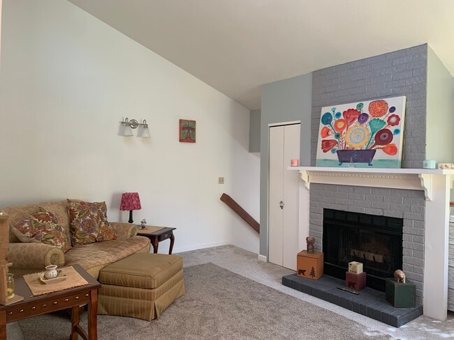 Building Photo - 2231