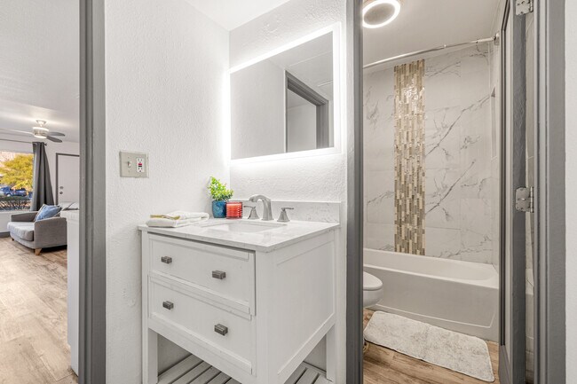 Building Photo - 9643 Spyglass Ave